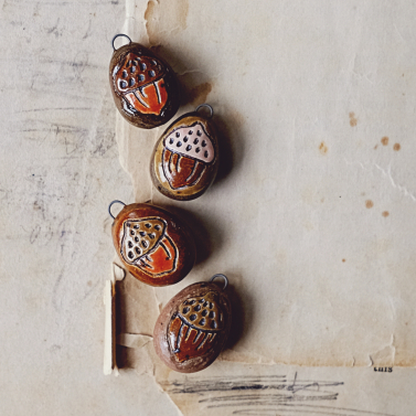 Sketched acorns 