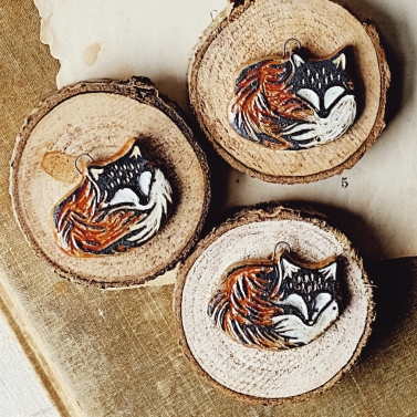 Cozy Foxes 