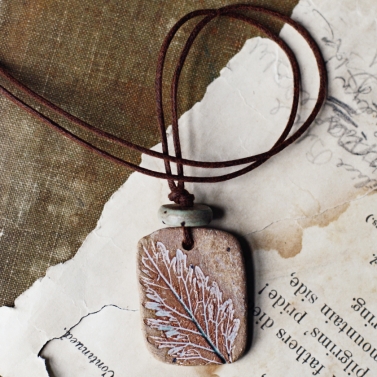 Simplicity- handmade ceramic leaf necklace 