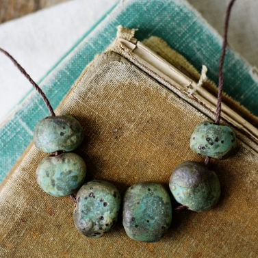 mossy stones bead set 