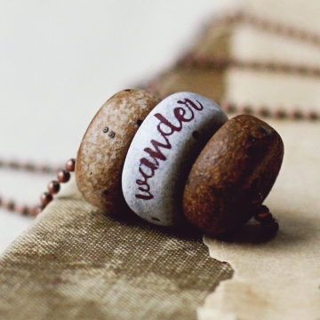 wander necklace 