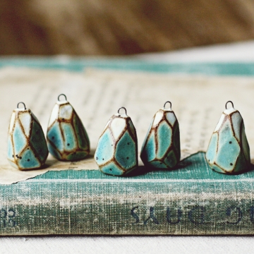 peak- mountain charms 