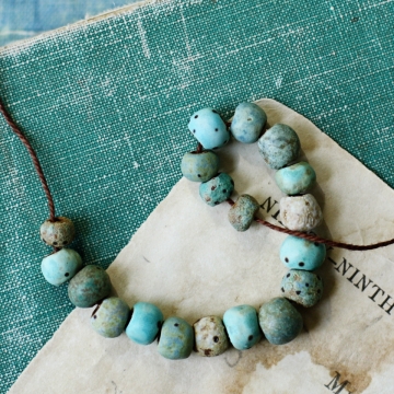 primitive pebble beads 