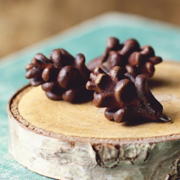 pinecone charm- large 